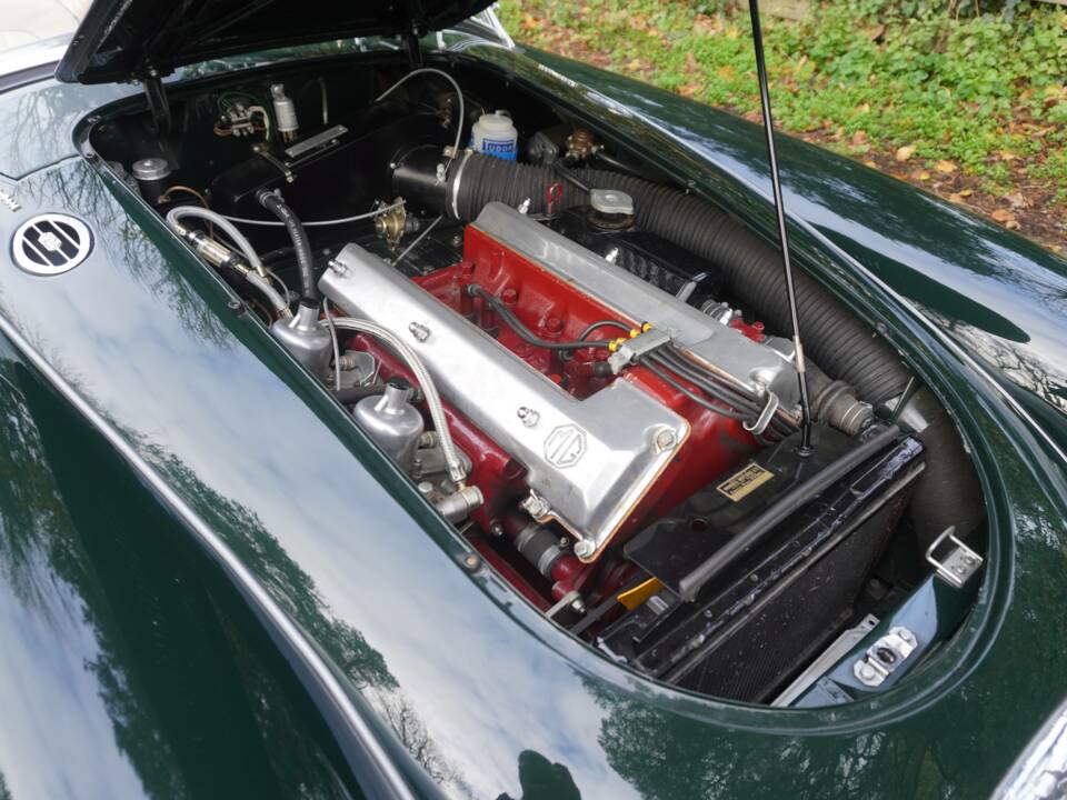 Image 14/17 of MG MGA Twin Cam (1959)