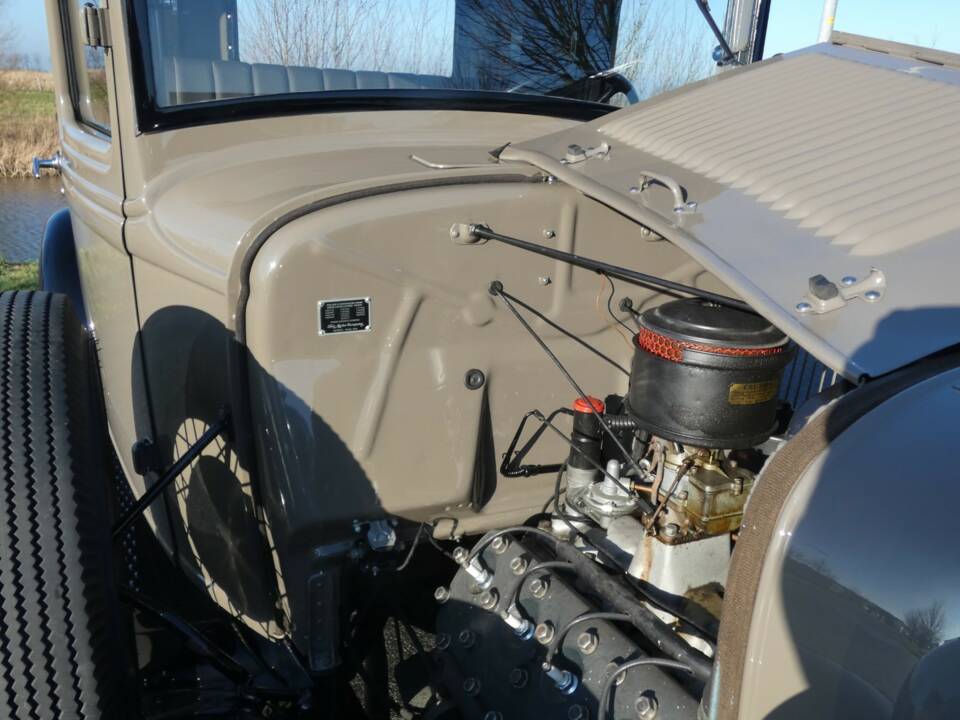 Bild 16/25 von Ford V8 Modell 40 (1933)