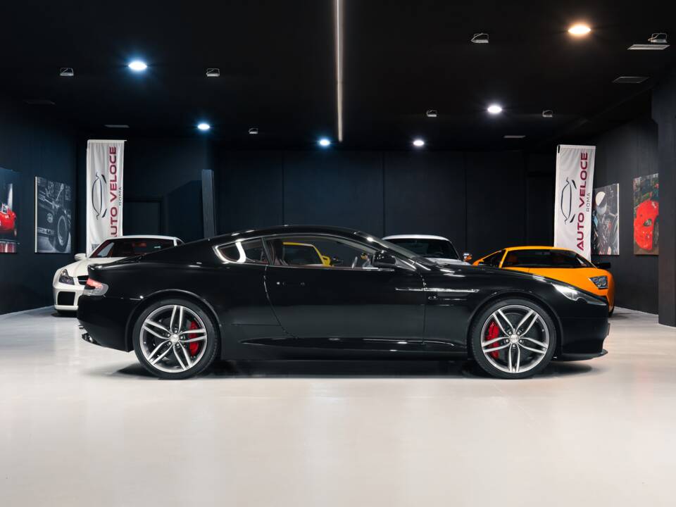 Image 5/38 of Aston Martin Virage (2012)