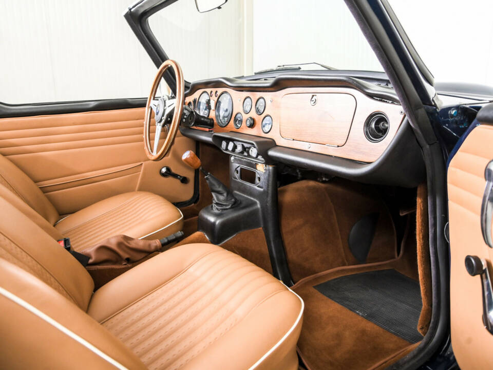 Image 17/50 de Triumph TR 250 (1968)