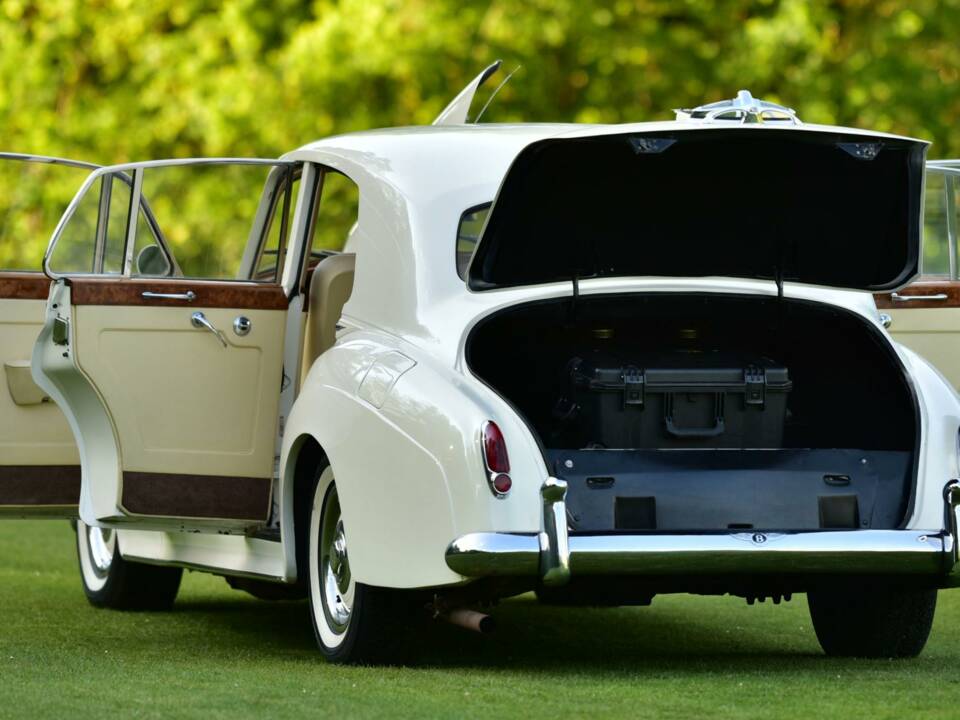 Bild 35/50 von Bentley S 2 (1961)