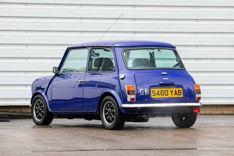 Image 4/34 of Rover Mini "Paul Smith" (1999)