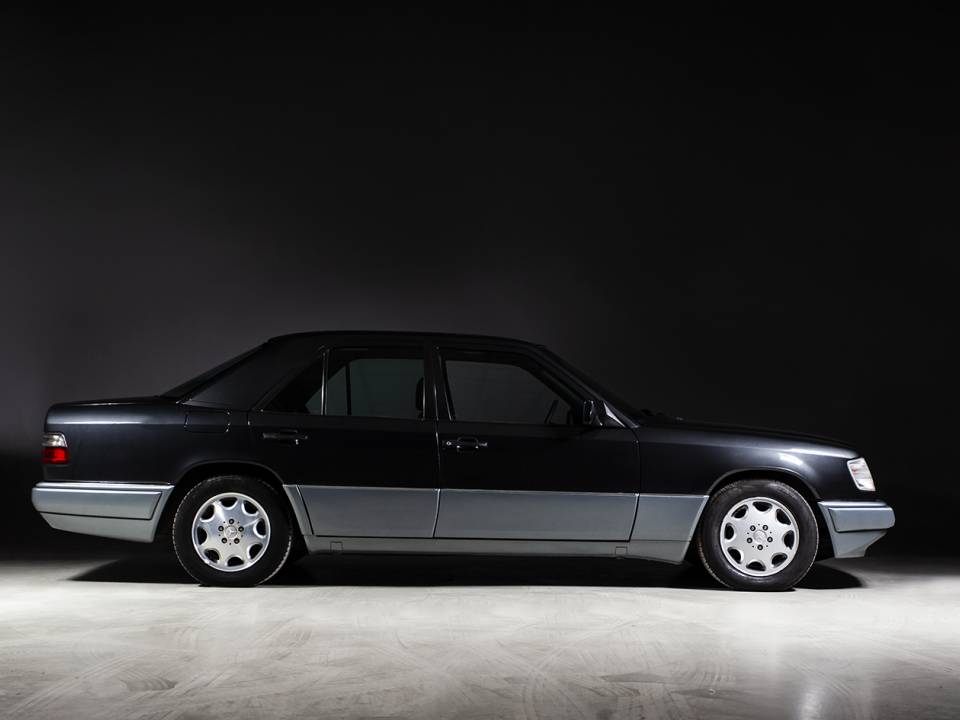 Imagen 1/30 de Mercedes-Benz E 280 (1994)