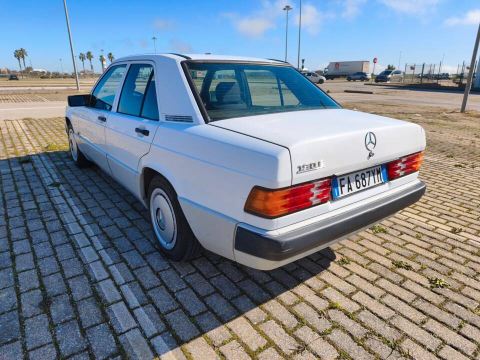 Image 5/22 of Mercedes-Benz 190 E 1.8 (1990)