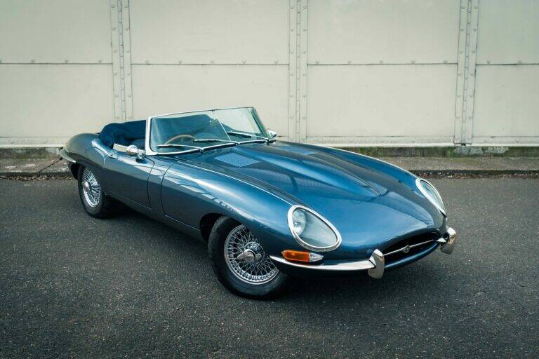 Image 4/55 of Jaguar E-Type 3.8 Flat Floor (1961)