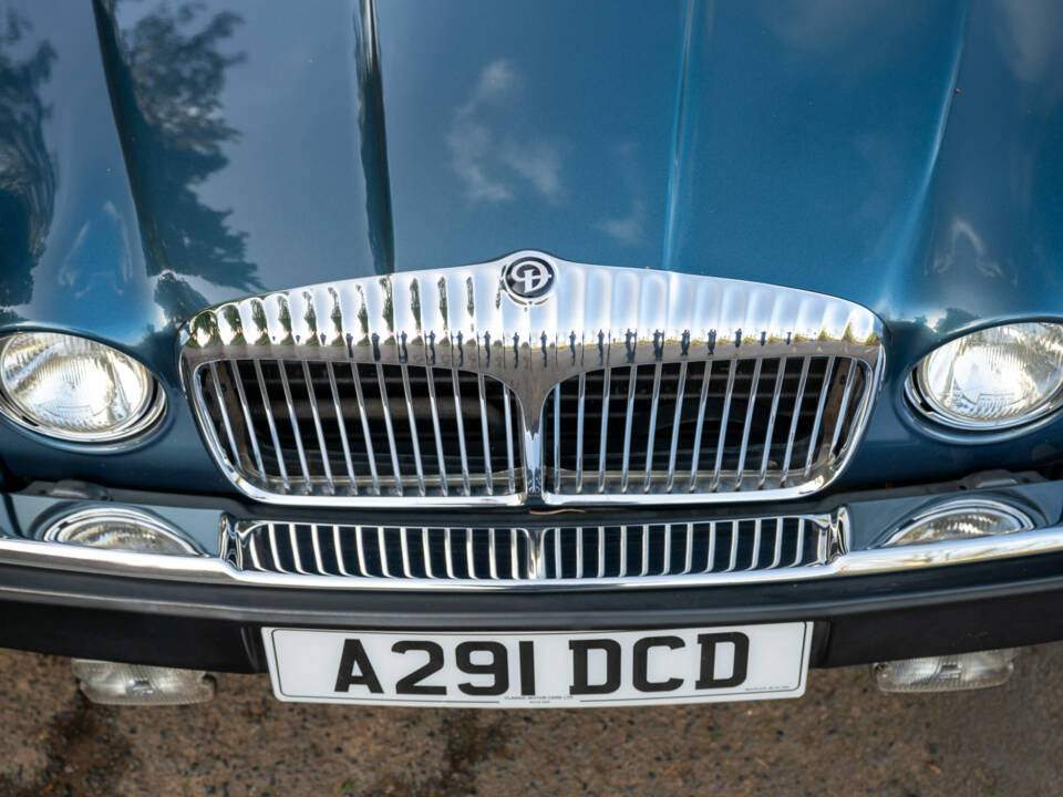 Image 12/13 de Daimler Sovereign 4.2 (1984)