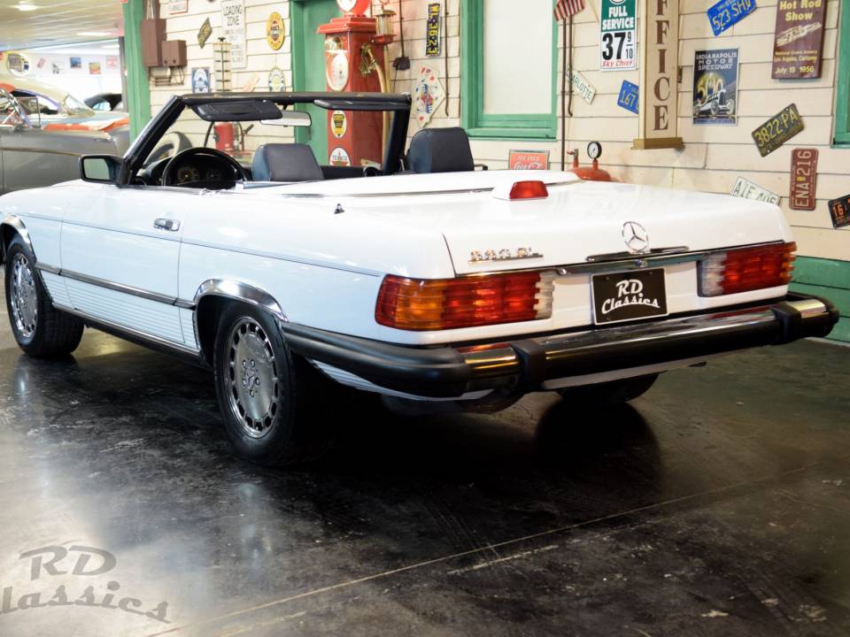 Image 5/32 de Mercedes-Benz 560 SL (1987)