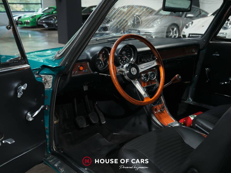 Image 15/25 of Alfa Romeo 1750 GT Veloce (1970)
