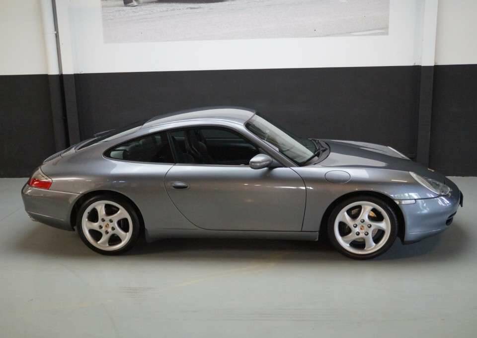 Afbeelding 26/50 van Porsche 911 Carrera (2001)