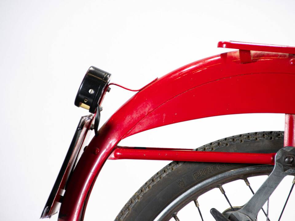Immagine 27/50 di Moto Guzzi Motoleggera 65 (1951)