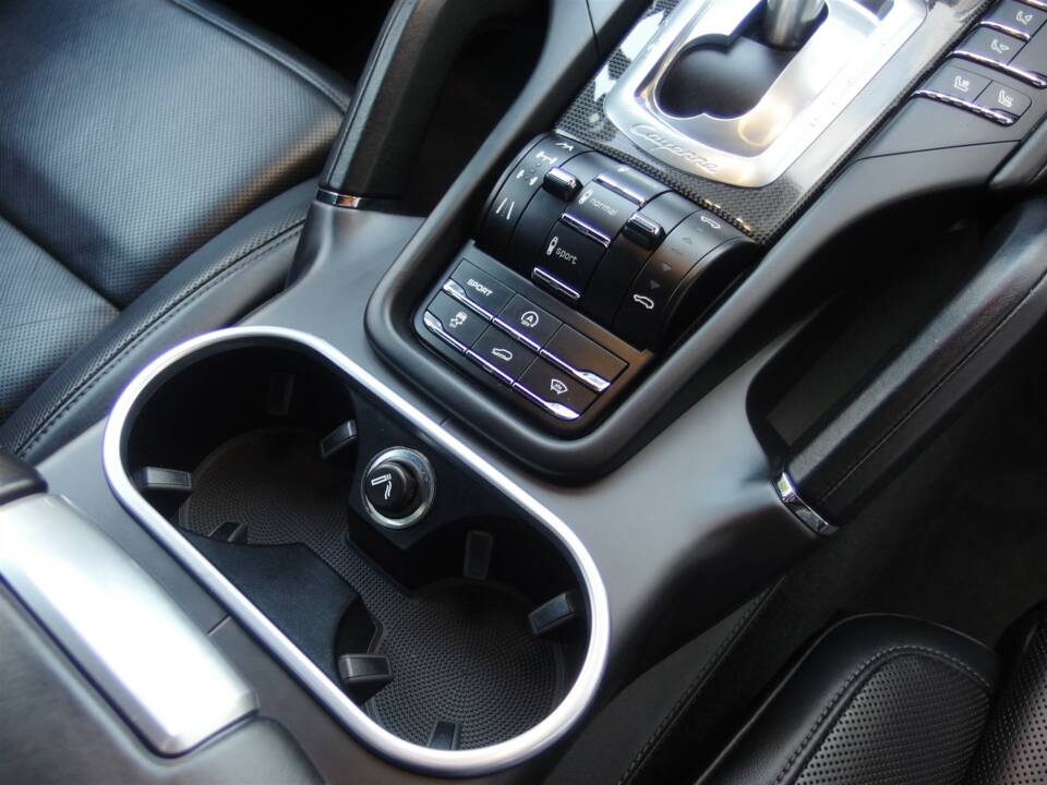 Imagen 60/97 de Porsche Cayenne Turbo (2011)