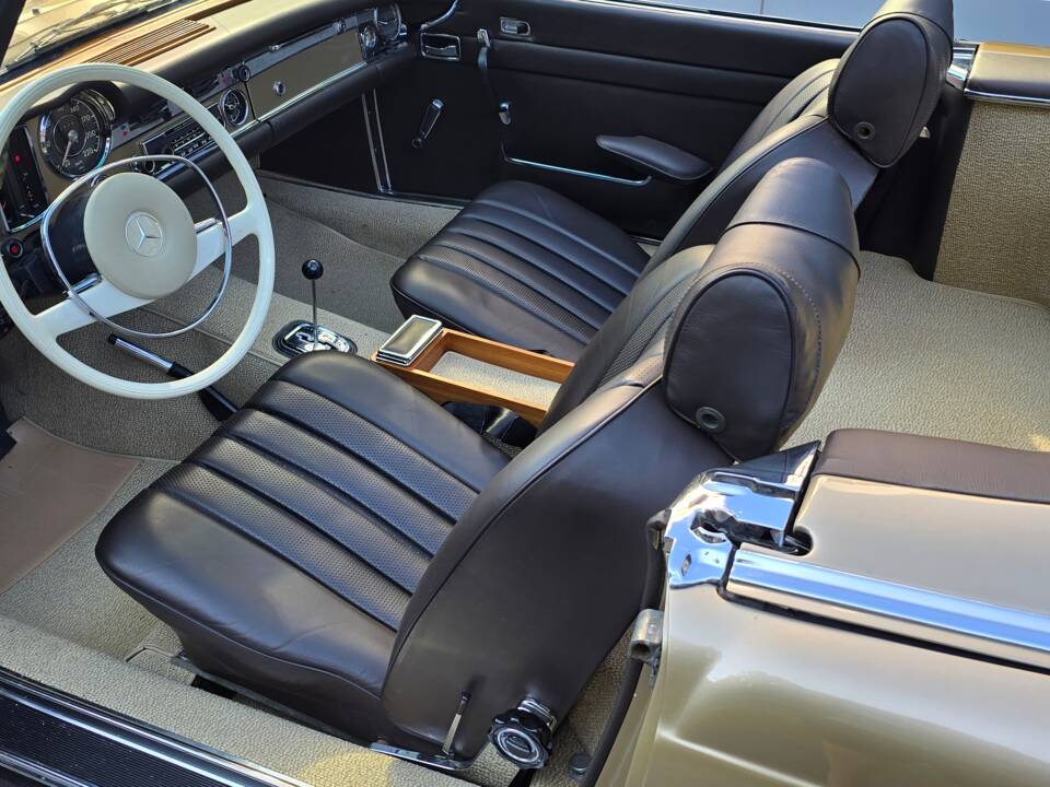 Image 12/21 of Mercedes-Benz 280 SL (1971)