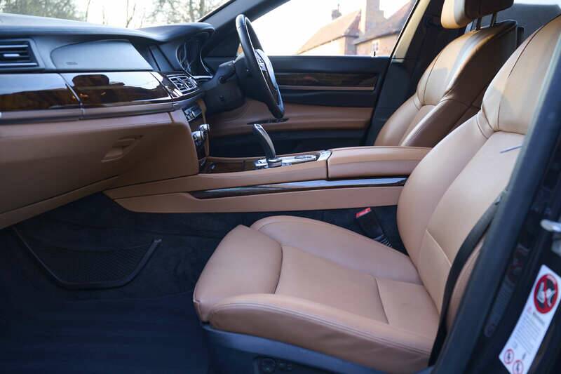 Image 31/50 de BMW 760Li (2011)