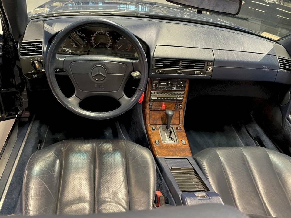 Immagine 17/29 di Mercedes-Benz 500 SL (1992)