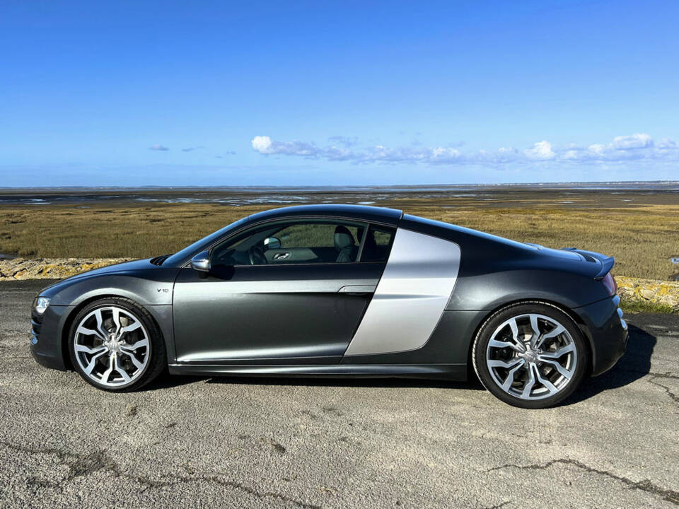 Image 1/5 of Audi R8 V10 (2009)