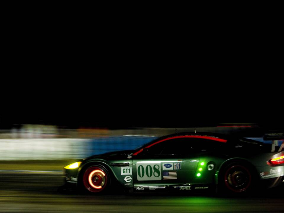 Image 22/25 de Aston Martin DBRS9 (2006)