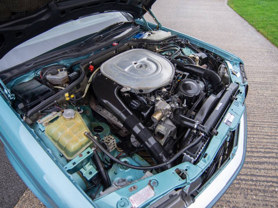 Image 20/31 de Mercedes-Benz 420 SEC (1990)