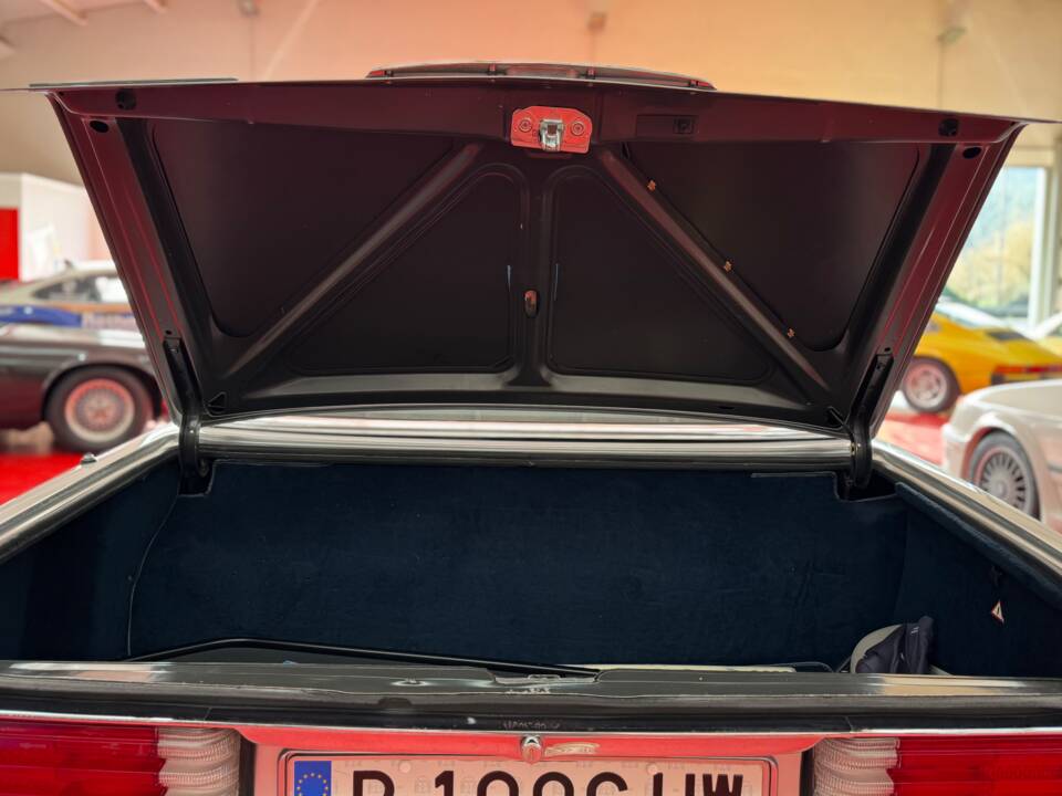 Image 32/34 of Mercedes-Benz 420 SL (1987)