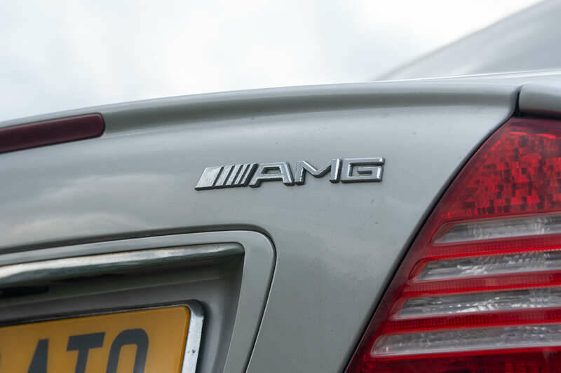 Imagen 31/50 de Mercedes-Benz CL 600 (2003)
