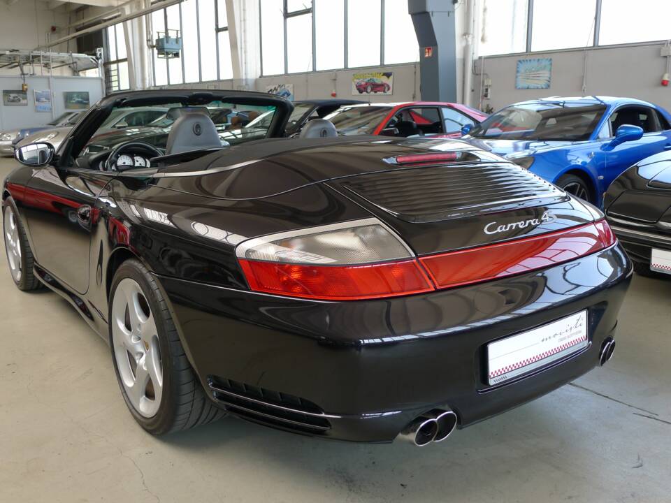 Image 28/41 of Porsche 911 Carrera 4S (2004)
