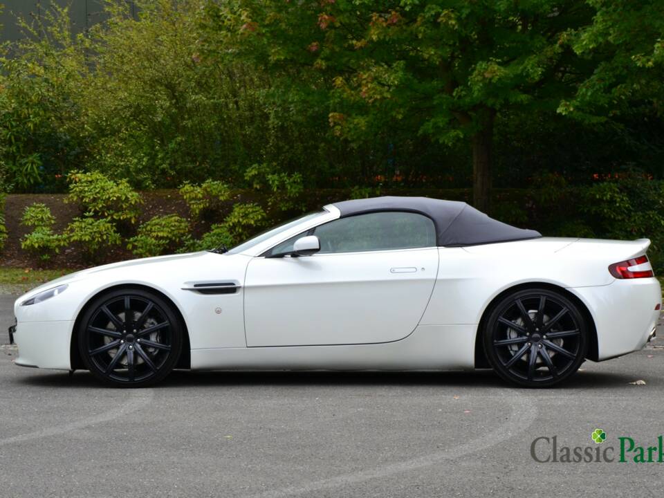 Image 6/50 of Aston Martin V8 Vantage (2007)