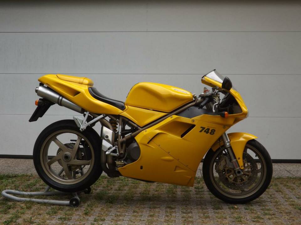 Image 7/50 of Ducati 748 Biposto (2000)