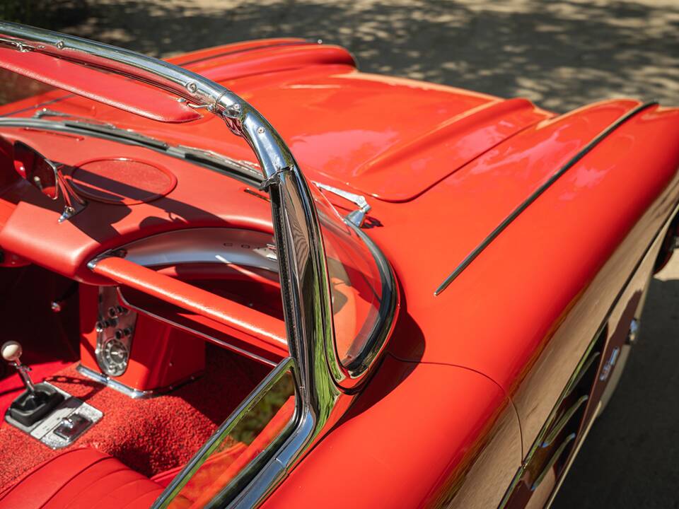 Image 21/51 of Chevrolet Corvette (1960)