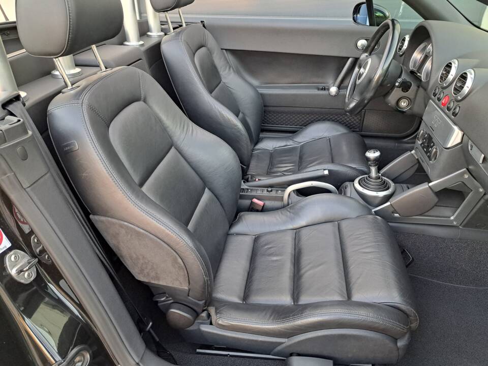 Bild 24/41 von Audi TT 1.8 T (2002)