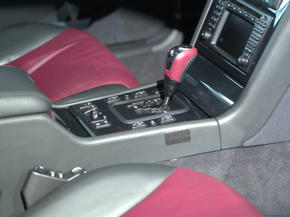 Image 33/34 of Mercedes-Benz E 430 4MATIC (2001)