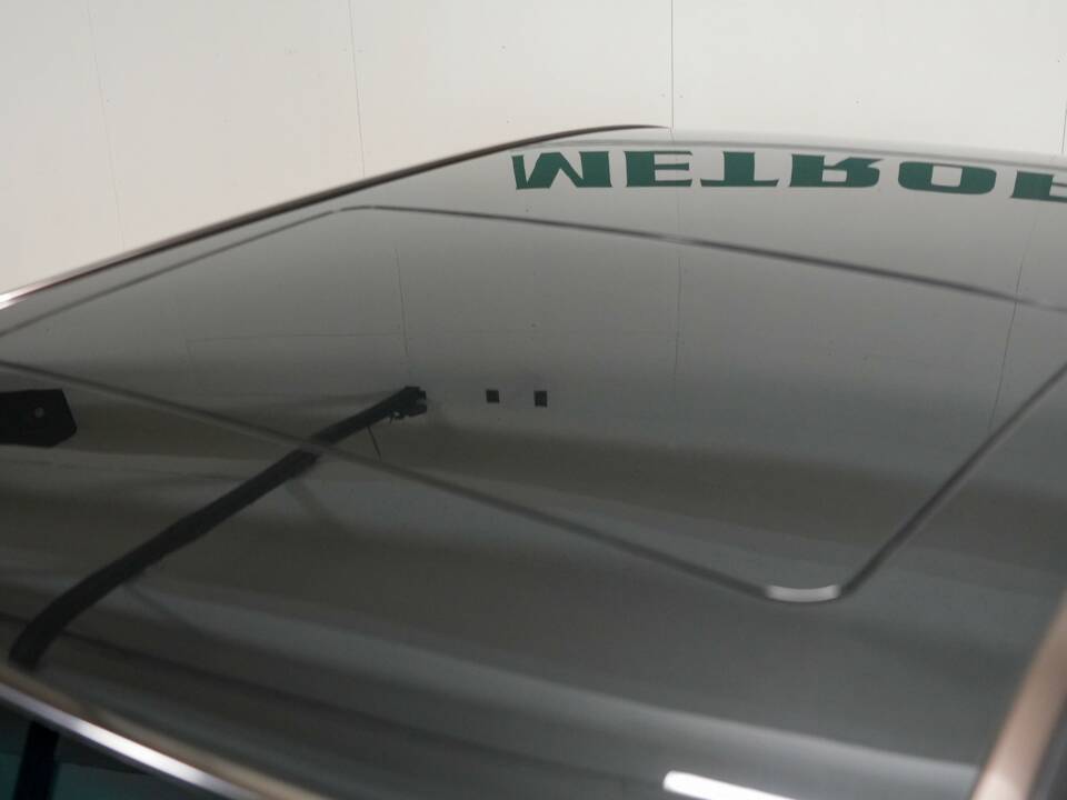 Image 8/32 of Mercedes-Benz 500 E (1992)