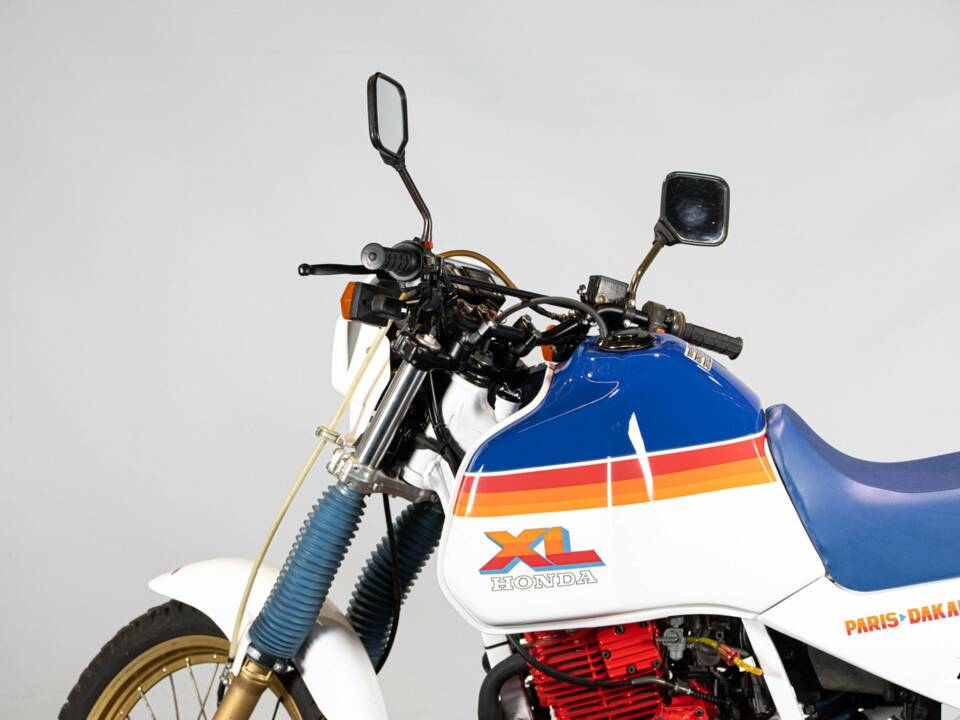 Image 22/50 of Honda DUMMY (1986)