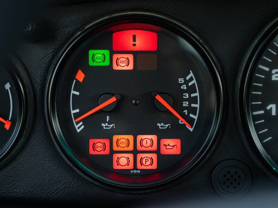 Immagine 49/50 di Porsche 911 Carrera 4S (1996)