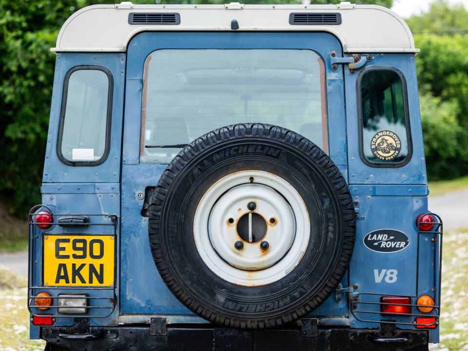 Image 13/50 of Land Rover 110 (1988)