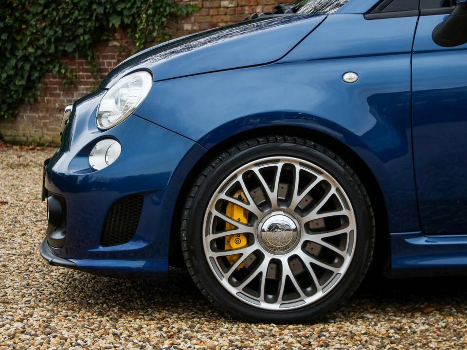Image 15/50 of Abarth 595 Cabrio Italia (2011)