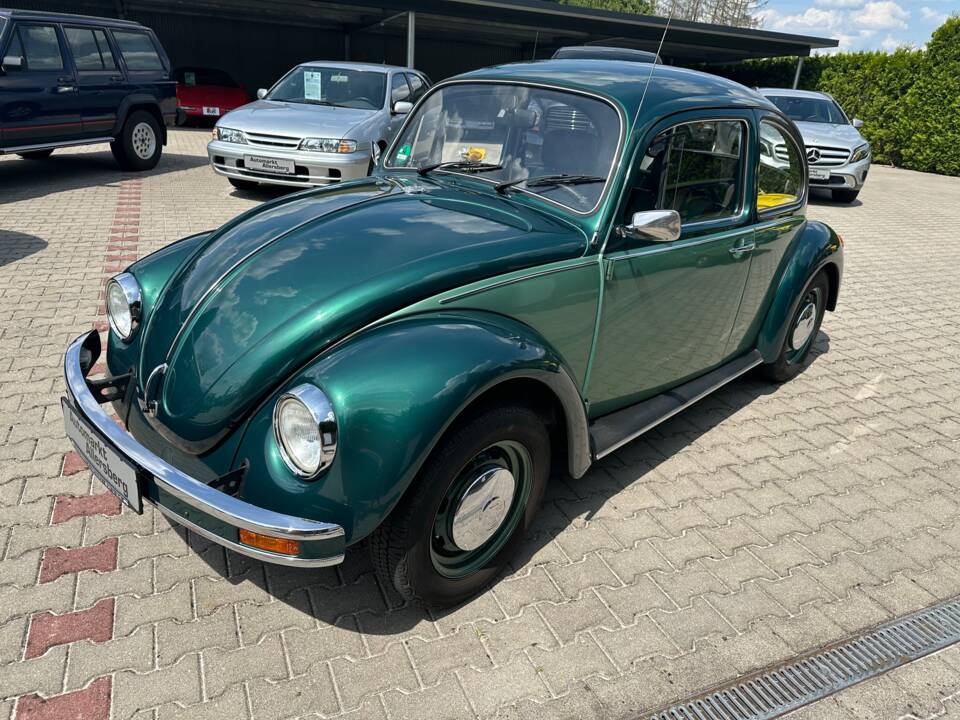 Image 13/92 of Volkswagen Beetle 1600 (1996)