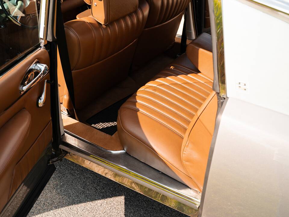Bild 22/36 von Citroën DS 21 Pallas (1968)