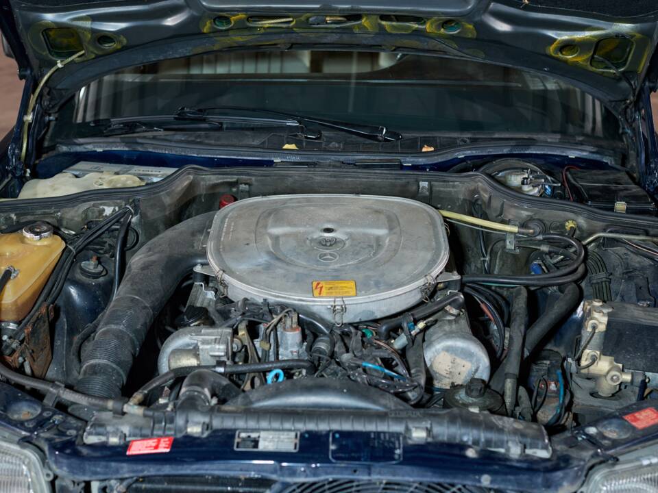 Bild 43/43 von Mercedes-Benz 380 SE (1984)