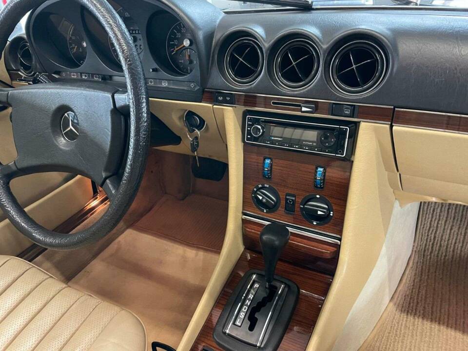 Bild 14/17 von Mercedes-Benz 280 SL (1983)