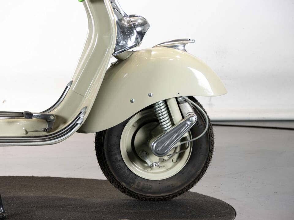 Bild 32/50 von Piaggio Vespa 150 "Struzzo" VL (1955)