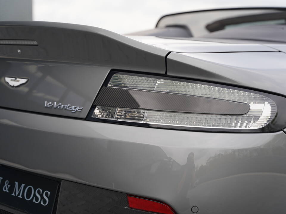 Image 30/50 of Aston Martin V12 Vantage S (2012)
