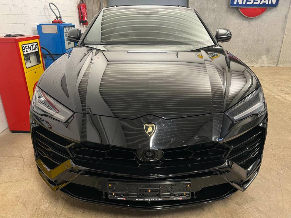 Image 4/18 of Lamborghini Urus (2019)