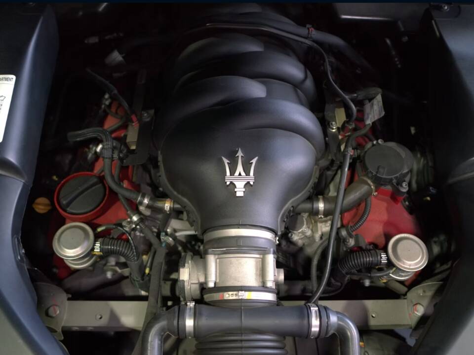 Image 26/34 of Maserati GranTurismo Sport (2014)