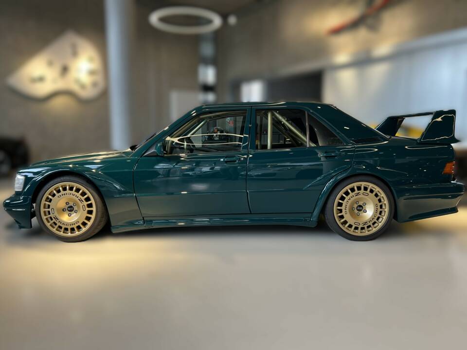 Image 6/27 of Mercedes-Benz 190 E 2.5-16 (1989)