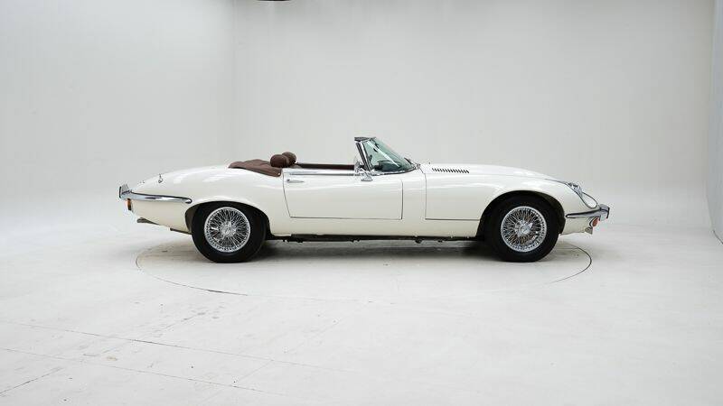 Immagine 6/15 di Jaguar E-Type V12 (1974)