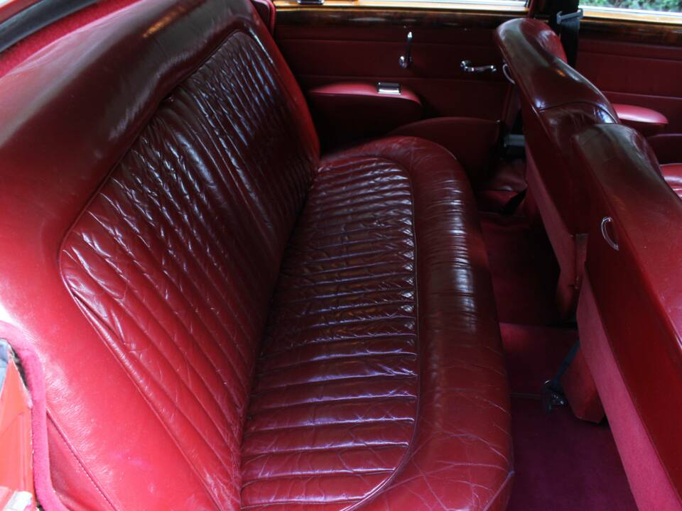 Image 14/21 of Jaguar Mk II 3.8 (1965)