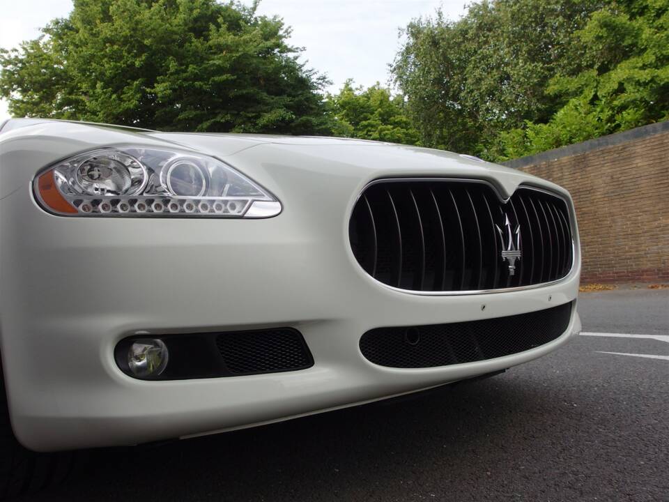 Image 12/99 de Maserati Quattroporte 4.2 (2010)