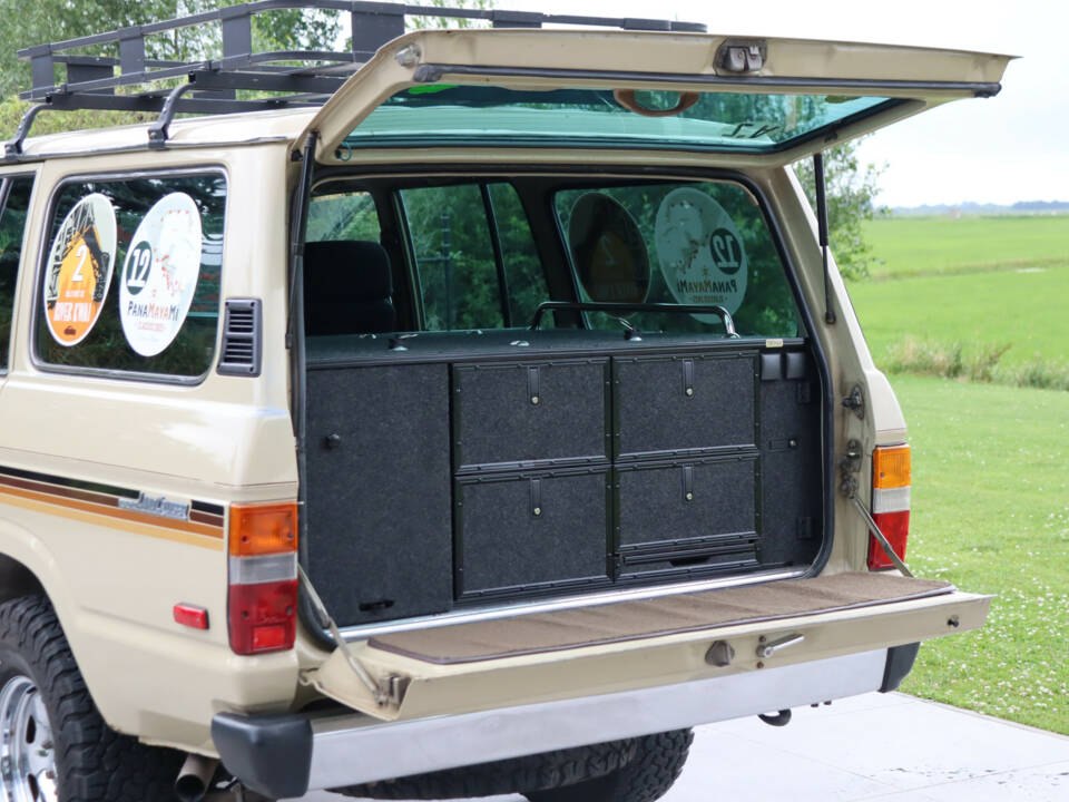 Bild 12/50 von Toyota Land Cruiser FJ 60 (1984)