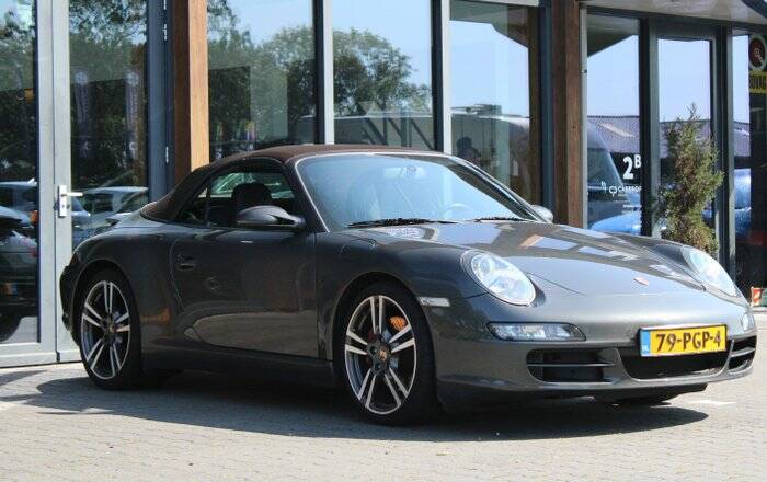 Image 6/6 of Porsche 911 Carrera S (2006)