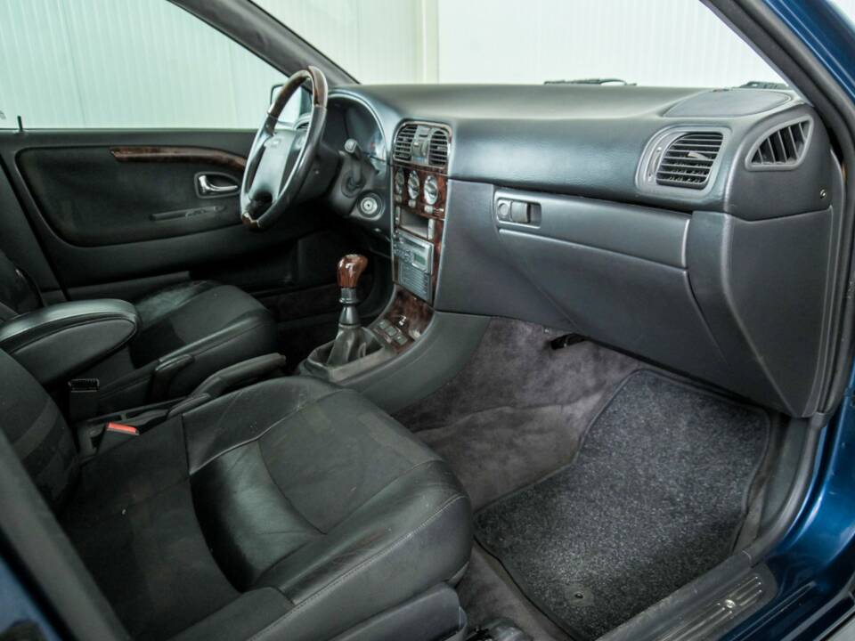 Image 12/29 of Volvo V40 2.0 16V (1999)