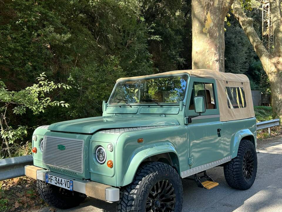 Image 29/72 of Land Rover 90 (1987)